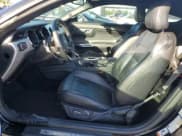 ✅ 2017 Ford Mustang GT Premium • VIN: 1FA6P8CF4H5289859 • Lot: 82292765. Wystawiony na Copart z przebiegiem 83 723 mil. Bezpłatny archiwum sprzedaży aukcyjnych z USA i szczegółowy raport historii pojazdu na DreamBid. Zdjęcie 7.