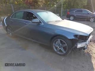 ✅ 2018 Mercedes-Benz E 300 • VIN: WDDZF4KB5JA384497 • Lot: 43179265. Wystawiony na IAAI z przebiegiem 70 395 mil. Bezpłatny archiwum sprzedaży aukcyjnych z USA i szczegółowy raport historii pojazdu na DreamBid. Zdjęcie 1.