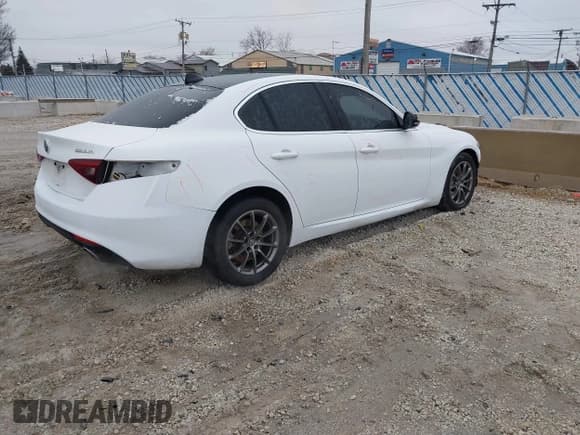 ✅ 2019 Alfa Romeo Giulia • VIN: ZARFANAN5K7600723 • Lot: 41517425. Listed on IAAI with 51,759 mi. Free auction sales archive from the USA and detailed vehicle history report at DreamBid. Image 4.