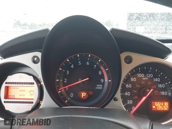 ✅ 2010 Nissan 370Z Touring • VIN: JN1AZ4FH7AM304809 • Lot: 39876962. Wystawiony na IAAI z przebiegiem 66 418 mil. Bezpłatny archiwum sprzedaży aukcyjnych z USA i szczegółowy raport historii pojazdu na DreamBid. Zdjęcie 7.