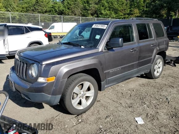 ✅ 2016 Jeep Patriot Latitude • VIN: 1C4NJPFB9GD543595 • Лот: 84637995. Опубликован ранее на Copart с пробегом 146 780 миль. Бесплатный доступ к архиву аукционных продаж из США и подробный отчёт об истории автомобиля на DreamBid. Изображение 1.