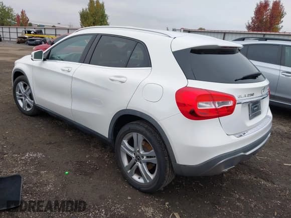 ✅ 2020 Mercedes-Benz GLA 250 • VIN: WDCTG4GB5LJ651723 • Lot: 43566176. Wystawiony na IAAI z przebiegiem 45 669 mil. Bezpłatny archiwum sprzedaży aukcyjnych z USA i szczegółowy raport historii pojazdu na DreamBid. Zdjęcie 3.