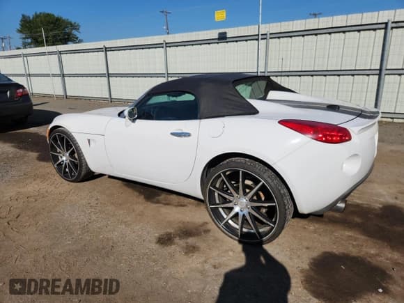 ✅ 2008 Pontiac Solstice GXP • VIN: 1G2MF35X08Y113200 • Lot: 84901145. Listed on Copart with 159,474 mi. Free auction sales archive from the USA and detailed vehicle history report at DreamBid. Image 2.