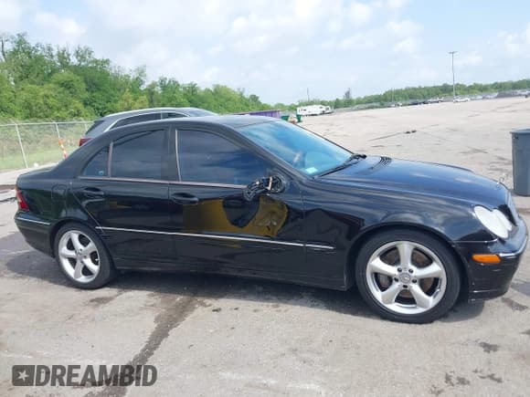 ✅ 2004 Mercedes-Benz C 230 Kompressor • VIN: WDBRF40J64F505984 • Lot: 42108989. Listed on IAAI with 120,383 mi. Free auction sales archive from the USA and detailed vehicle history report at DreamBid. Image 13.