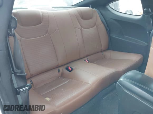 ✅ 2013 Hyundai Genesis Coupe Grand Touring • VIN: KMHHU6KJ9DU093675 • Lot: 43677074. Wystawiony na IAAI z przebiegiem 192 721 mil. Bezpłatny archiwum sprzedaży aukcyjnych z USA i szczegółowy raport historii pojazdu na DreamBid. Zdjęcie 8.