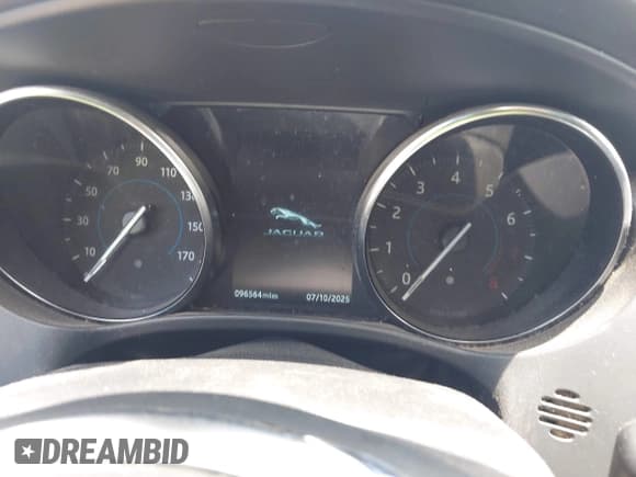 ✅ 2019 Jaguar F-Pace 25t Prestige • VIN: SADCK2GX5KA390178 • Lot: 42685619. Wystawiony na IAAI z przebiegiem 96 564 mil. Bezpłatny archiwum sprzedaży aukcyjnych z USA i szczegółowy raport historii pojazdu na DreamBid. Zdjęcie 7.