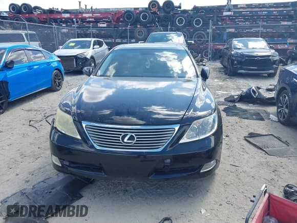 ✅ 2008 Lexus LS 460 • VIN: JTHBL46F285063357 • Lot: 43294981. Wystawiony na IAAI z przebiegiem 210 624 mil. Bezpłatny archiwum sprzedaży aukcyjnych z USA i szczegółowy raport historii pojazdu na DreamBid. Zdjęcie 13.