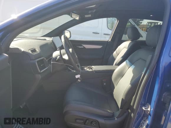 ✅ 2023 VinFast VF 8 Plus • VIN: RLLV1AFA2PH001726 • Lot: 78890274. Listed on Copart with 4,970 mi. Free auction sales archive from the USA and detailed vehicle history report at DreamBid. Image 7.