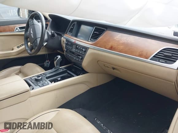 ✅ 2016 Hyundai Genesis 3.8L • VIN: KMHGN4JE9GU110867 • Lot: 41729504. Wystawiony na IAAI z przebiegiem 126 247 mil. Bezpłatny archiwum sprzedaży aukcyjnych z USA i szczegółowy raport historii pojazdu na DreamBid. Zdjęcie 5.