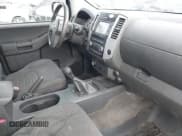 ✅ 2015 Nissan Xterra Pro-4X • VIN: 5N1AN0NW2FN652435 • Lot: 43813574. Wystawiony na IAAI z przebiegiem 223 255 mil. Bezpłatny archiwum sprzedaży aukcyjnych z USA i szczegółowy raport historii pojazdu na DreamBid. Zdjęcie 5.