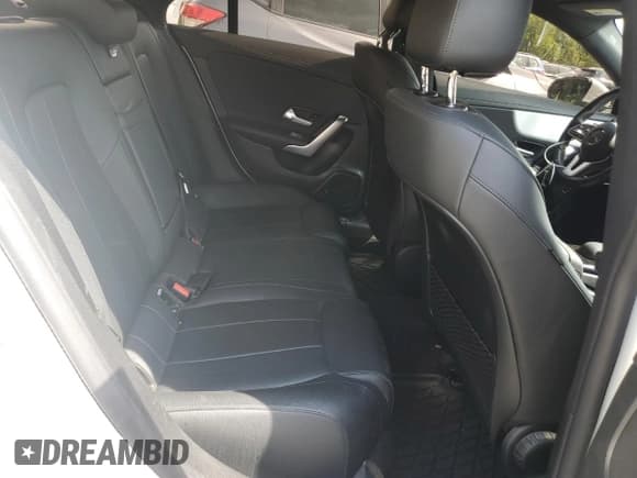 ✅ 2022 Mercedes-Benz CLA 250 • VIN: W1K5J4HB6NN314560 • Lot: 58759195. Wystawiony na Copart z przebiegiem 56 407 mil. Bezpłatny archiwum sprzedaży aukcyjnych z USA i szczegółowy raport historii pojazdu na DreamBid. Zdjęcie 10.