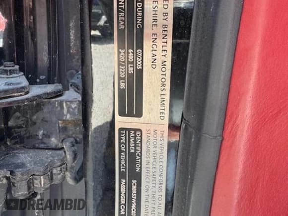 ✅ 2006 Bentley Flying Spur • VIN: SCBBR53W96C031785 • Lot: 61819345. Wystawiony na Copart z przebiegiem 58 606 mil. Bezpłatny archiwum sprzedaży aukcyjnych z USA i szczegółowy raport historii pojazdu na DreamBid. Zdjęcie 14.