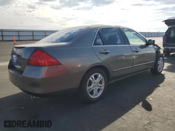 ✅ 2006 Honda Accord EX • VIN: JHMCM56726C005399 • Lot: 91930235. Listed on Copart with 155,577 mi. Free auction sales archive from the USA and detailed vehicle history report at DreamBid. Image 3.