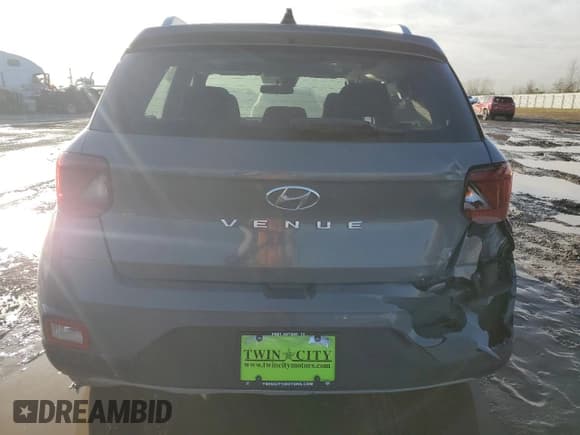 ✅ 2021 Hyundai Venue SEL • VIN: KMHRC8A38MU082348 • Lot: 43388415. Wystawiony na Copart z przebiegiem 61 413 mil. Bezpłatny archiwum sprzedaży aukcyjnych z USA i szczegółowy raport historii pojazdu na DreamBid. Zdjęcie 6.