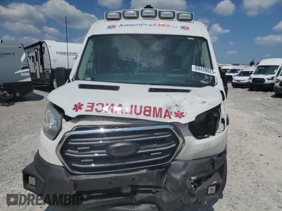 ✅ 2020 Ford Transit • VIN: 1FDBR1CGXLKA32150 • Lot: 69439025. Wystawiony na Copart z przebiegiem Nie podano. Bezpłatny archiwum sprzedaży aukcyjnych z USA i szczegółowy raport historii pojazdu na DreamBid. Zdjęcie 5.