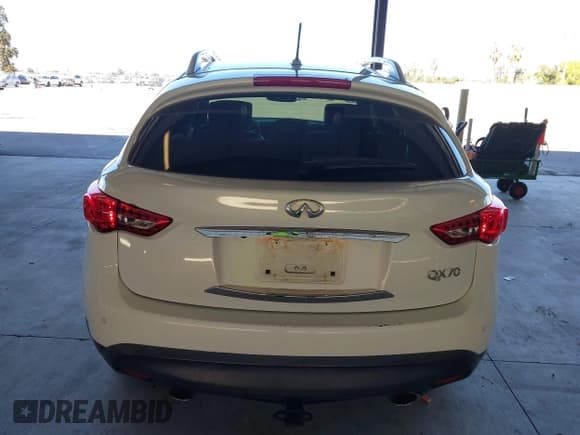 ✅ 2016 Infiniti QX70 • VIN: JN8CS1MW3GM750320 • Lot: 43430258. Listed on IAAI with 194,716 mi. Free auction sales archive from the USA and detailed vehicle history report at DreamBid. Image 16.