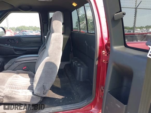 ✅ 2001 Chevrolet S-10 LS ZR2 • VIN: 1GCCT19W918111649 • Лот: 42586931. Опубликован ранее на IAAI с пробегом 143 305 миль. Бесплатный доступ к архиву аукционных продаж из США и подробный отчёт об истории автомобиля на DreamBid. Изображение 8.