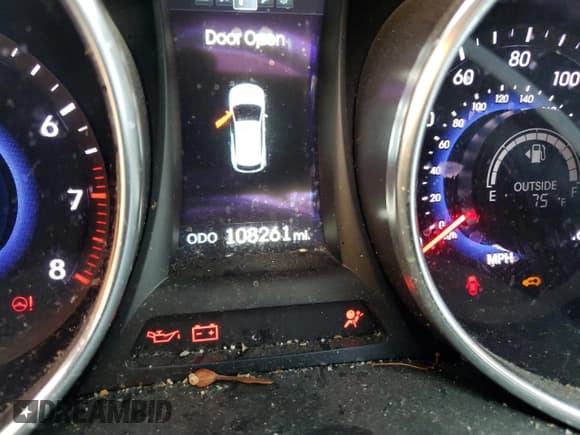 ✅ 2014 Hyundai Santa Fe • VIN: 5XYZU3LA8EG172991 • Lot: 52577414. Listed on Copart with 108,261 mi. Free auction sales archive from the USA and detailed vehicle history report at DreamBid. Image 9.