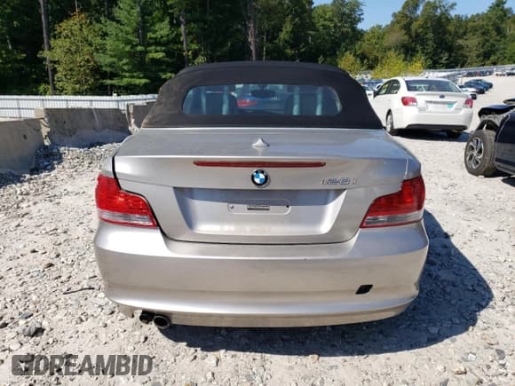 ✅ 2010 BMW 1 Series 128i • VIN: WBAUL7C55AVJ77587 • Lot: 80278305. Wystawiony na Copart z przebiegiem 223 260 mil. Bezpłatny archiwum sprzedaży aukcyjnych z USA i szczegółowy raport historii pojazdu na DreamBid. Zdjęcie 6.