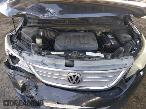 ✅ 2011 Volkswagen Routan SE • VIN: 2V4RW3DG5BR670415 • Lot: 43826572. Wystawiony na IAAI z przebiegiem 208 307 mil. Bezpłatny archiwum sprzedaży aukcyjnych z USA i szczegółowy raport historii pojazdu na DreamBid. Zdjęcie 10.