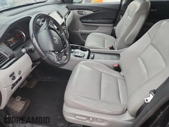 ✅ 2017 Honda Pilot Touring • VIN: 5FNYF6H98HB016967 • Lot: 81910455. Listed on Copart with 181,215 mi. Free auction sales archive from the USA and detailed vehicle history report at DreamBid. Image 7.