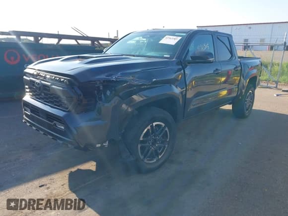 ✅ 2025 Toyota Tacoma SR • VIN: 3TMLB5JNXSM103411 • Лот: 42963505. Опубликован ранее на IAAI с пробегом 9 330 миль. Бесплатный доступ к архиву аукционных продаж из США и подробный отчёт об истории автомобиля на DreamBid. Изображение 17.