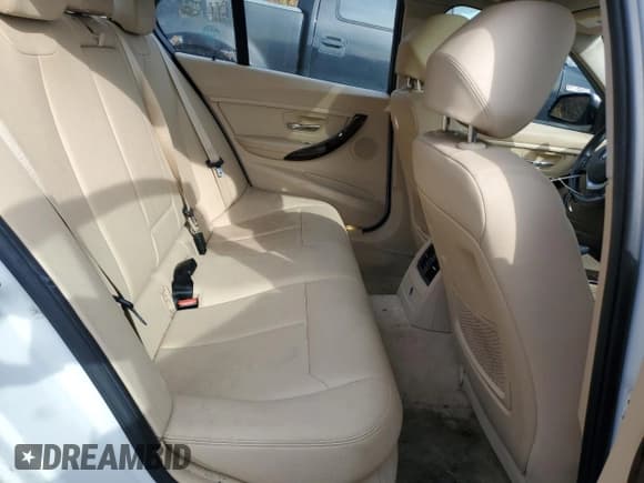 ✅ 2014 BMW 3 Series 328i xDrive • VIN: WBA3B3C54EJ979519 • Лот: 91883395. Опубликован ранее на Copart с пробегом 162 487 миль. Бесплатный доступ к архиву аукционных продаж из США и подробный отчёт об истории автомобиля на DreamBid. Изображение 10.