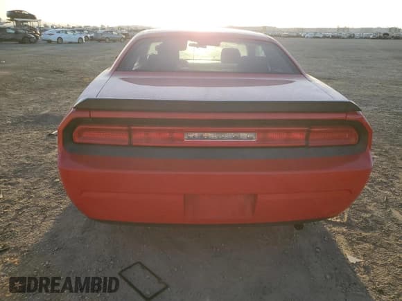 ✅ 2010 Dodge Challenger SE • VIN: 2B3CJ4DV4AH184414 • Lot: 85523464. Wystawiony na Copart z przebiegiem 163 823 mil. Bezpłatny archiwum sprzedaży aukcyjnych z USA i szczegółowy raport historii pojazdu na DreamBid. Zdjęcie 6.