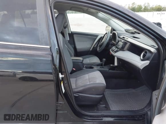 ✅ 2014 Toyota RAV4 LE • VIN: 2T3ZFREV0EW112198 • Lot: 43476523. Listed on IAAI with 161,876 mi. Free auction sales archive from the USA and detailed vehicle history report at DreamBid. Image 5.