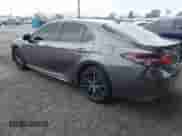 2021 Toyota Camry Hybrid SE z VIN 4T1S31AKXMU558387, wystawiony jako IAAI lot #42202151 z przebiegiem 33 018 mil mil oraz . Historia ofert i sprzedaży dostępna na DreamBid. Obrazek 3.