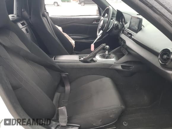 ✅ 2019 Mazda MX-5 Miata Sport • VIN: JM1NDAB75K0300307 • Lot: 46552515. Wystawiony na Copart z przebiegiem 78 856 mil. Bezpłatny archiwum sprzedaży aukcyjnych z USA i szczegółowy raport historii pojazdu na DreamBid. Zdjęcie 7.