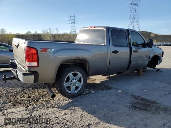 ✅ 2013 GMC Sierra 2500HD SLE • VIN: 1GT120C83DF132110 • Lot: 54306165. Listed on Copart with 233,284 mi. Free auction sales archive from the USA and detailed vehicle history report at DreamBid. Image 3.