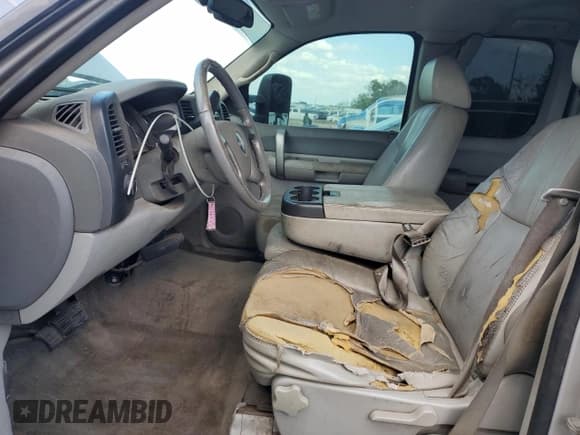 ✅ 2007 GMC Sierra 2500HD SLE1 • VIN: 1GTHK29K87E546264 • Лот: 50821075. Опубликован ранее на Copart с пробегом 200 002 миль. Бесплатный доступ к архиву аукционных продаж из США и подробный отчёт об истории автомобиля на DreamBid. Изображение 7.