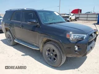 ✅ 2018 Toyota 4Runner SR5 • VIN: JTEBU5JR1J5495459 • Lot: 42906571. Wystawiony na IAAI z przebiegiem 147 563 mil. Bezpłatny archiwum sprzedaży aukcyjnych z USA i szczegółowy raport historii pojazdu na DreamBid. Zdjęcie 1.