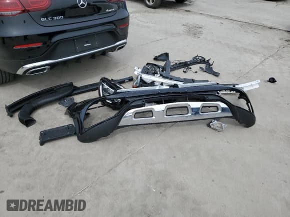 ✅ 2022 Mercedes-Benz GLC 300 • VIN: W1N0J8EB4NG017493 • Lot: 47296445. Listed on Copart with 26,868 mi. Free auction sales archive from the USA and detailed vehicle history report at DreamBid. Image 12.