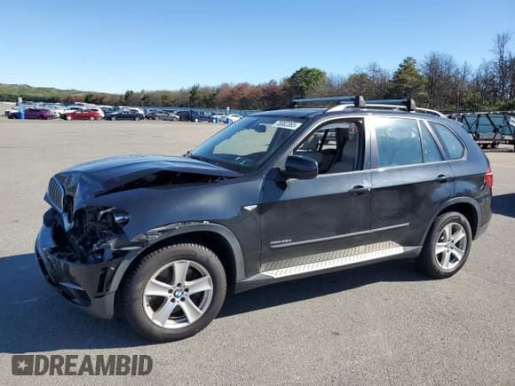 ✅ 2011 BMW X5 35d • VIN: 5UXZW0C56BL658502 • Лот: 70082365. Опубликован ранее на Copart с пробегом Не указан. Бесплатный доступ к архиву аукционных продаж из США и подробный отчёт об истории автомобиля на DreamBid. Изображение 1.