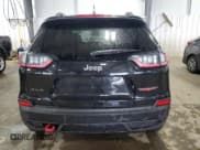 ✅ 2020 Jeep Cherokee Trailhawk • VIN: 1C4PJMBX4LD602457 • Lot: 57428125. Wystawiony na Copart z przebiegiem 81 963 mil. Bezpłatny archiwum sprzedaży aukcyjnych z USA i szczegółowy raport historii pojazdu na DreamBid. Zdjęcie 6.