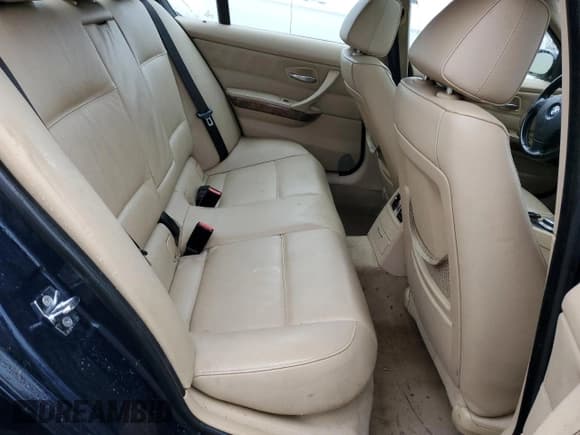 ✅ 2008 BMW 3 Series 328i • VIN: WBAVA33598KX84400 • Лот: 90666465. Опубликован ранее на Copart с пробегом Не указан. Бесплатный доступ к архиву аукционных продаж из США и подробный отчёт об истории автомобиля на DreamBid. Изображение 10.