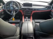 ✅ 2018 BMW X6 M • VIN: 5YMKW8C56J0U72581 • Лот: 81026824. Опубликован ранее на Copart с пробегом 89 116 миль. Бесплатный доступ к архиву аукционных продаж из США и подробный отчёт об истории автомобиля на DreamBid. Изображение 8.