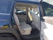 ✅ 2022 Volkswagen Atlas SE • VIN: 1V2LP2CA8NC541150 • Lot: 41440577. Wystawiony na IAAI z przebiegiem 77 028 mil. Bezpłatny archiwum sprzedaży aukcyjnych z USA i szczegółowy raport historii pojazdu na DreamBid. Zdjęcie 8.