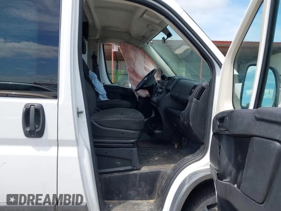 ✅ 2017 Ram ProMaster Cargo • VIN: 3C6TRVAG9HE517223 • Lot: 42793706. Listed on IAAI with 118,552 mi. Free auction sales archive from the USA and detailed vehicle history report at DreamBid. Image 5.