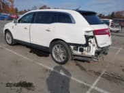 ✅ 2019 Lincoln MKT Reserve • VIN: 2LMHJ5AT2KBL00694 • Лот: 43639684. Опубликован ранее на IAAI с пробегом 121 171 миль. Бесплатный доступ к архиву аукционных продаж из США и подробный отчёт об истории автомобиля на DreamBid. Изображение 3.
