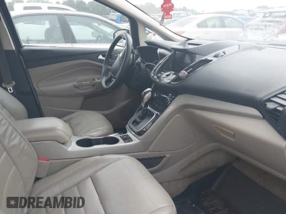 ✅ 2016 Ford C-Max SEL • VIN: 1FADP5BU4GL107223 • Lot: 42174210. Wystawiony na IAAI z przebiegiem 116 775 mil. Bezpłatny archiwum sprzedaży aukcyjnych z USA i szczegółowy raport historii pojazdu na DreamBid. Zdjęcie 5.