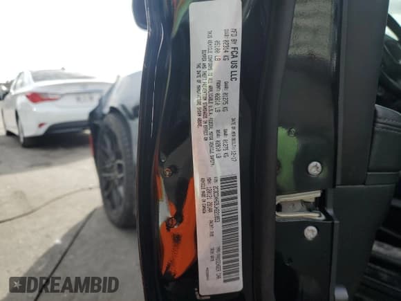 ✅ 2018 Dodge Charger SXT Plus • VIN: 2C3CDXHG9JH221853 • Лот: 91240505. Опубликован ранее на Copart с пробегом 92 740 миль. Бесплатный доступ к архиву аукционных продаж из США и подробный отчёт об истории автомобиля на DreamBid. Изображение 12.