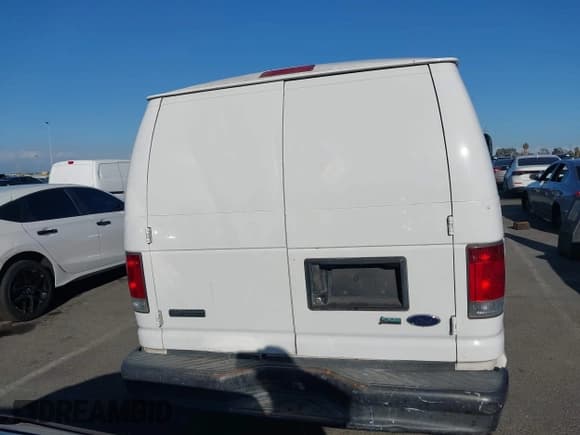 ✅ 2010 Ford Econoline Cargo Commercial • VIN: 1FTNE1EW4ADA38318 • Lot: 43377146. Wystawiony na IAAI z przebiegiem 285 042 mil. Bezpłatny archiwum sprzedaży aukcyjnych z USA i szczegółowy raport historii pojazdu na DreamBid. Zdjęcie 16.