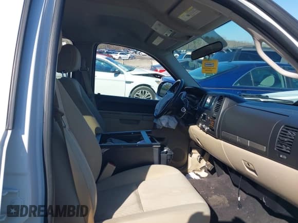 ✅ 2011 Chevrolet Silverado 1500 1HY • VIN: 3GCUKUEJ8BG300341 • Lot: 41749718. Listed on IAAI with 153,148 mi. Free auction sales archive from the USA and detailed vehicle history report at DreamBid. Image 5.