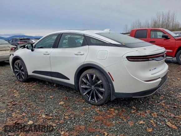 ✅ 2025 Toyota Crown Platinum • VIN: JTDAFAAF3S3012785 • Lot: 96342625. Wystawiony na Copart z przebiegiem 1 059 mil. Bezpłatny archiwum sprzedaży aukcyjnych z USA i szczegółowy raport historii pojazdu na DreamBid. Zdjęcie 2.