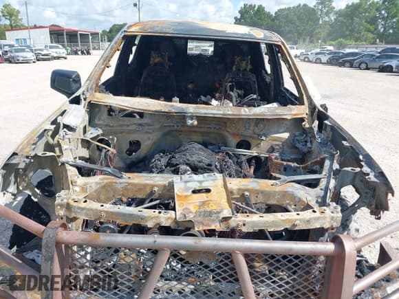 ✅ 2020 Chevrolet Silverado 1500 RST • VIN: 3GCUYEED3LG399196 • Lot: 42975476. Wystawiony na IAAI z przebiegiem Nie podano. Bezpłatny archiwum sprzedaży aukcyjnych z USA i szczegółowy raport historii pojazdu na DreamBid. Zdjęcie 10.