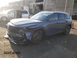 ✅ 2023 Mazda CX-50 Premium Plus • VIN: 7MMVABEYXPN100858 • Лот: 41536563. Опубликован ранее на Copart с пробегом 206 миль. Бесплатный доступ к архиву аукционных продаж из США и подробный отчёт об истории автомобиля на DreamBid. Изображение 1.