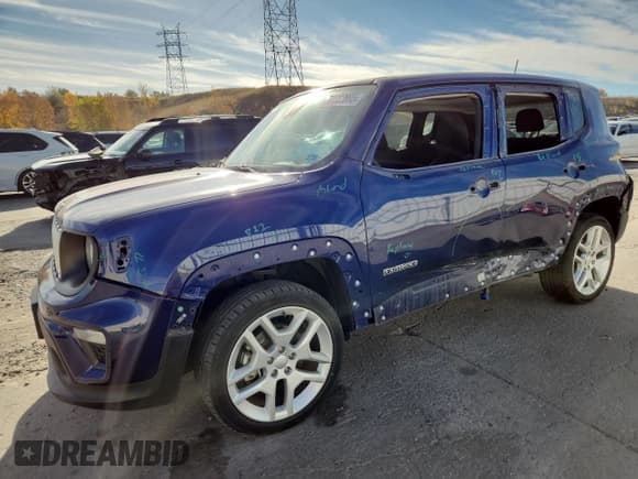 ✅ 2021 Jeep Renegade Latitude • VIN: ZACNJDBB1MPM81639 • Lot: 90222895. Wystawiony na Copart z przebiegiem 44 276 mil. Bezpłatny archiwum sprzedaży aukcyjnych z USA i szczegółowy raport historii pojazdu na DreamBid. Zdjęcie 1.